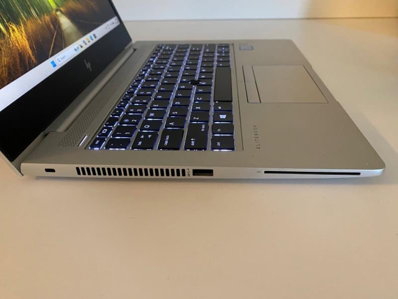 HP EliteBook 13.3